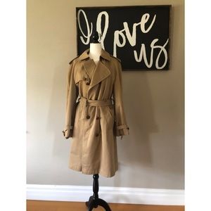 Classic Women's Tan Trench Coat with Belt